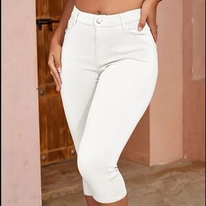 White Cropped Jeans